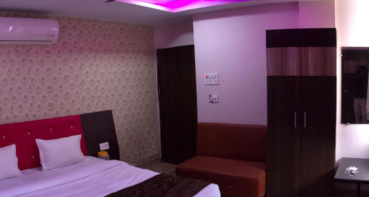 Hotel Shree Palace And Restaurant Ratlam Exterior photo