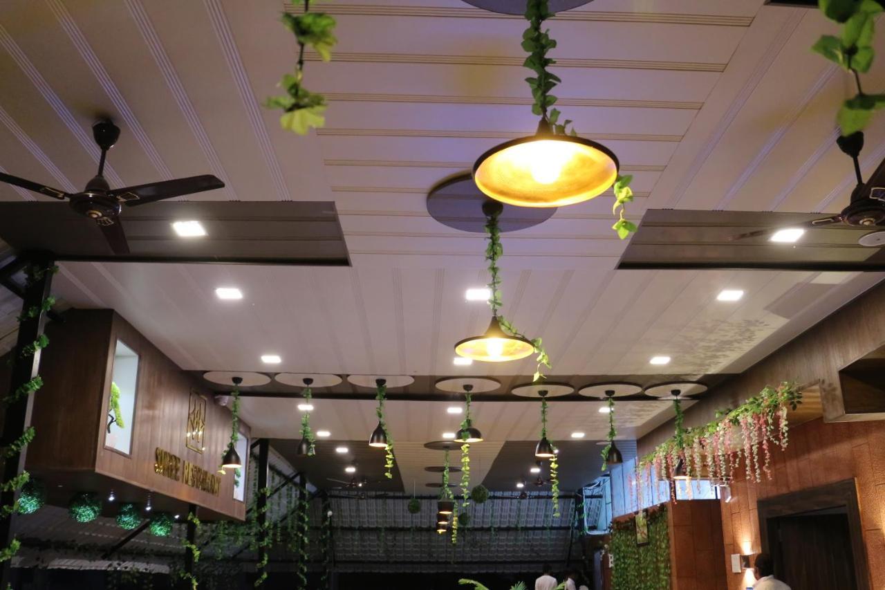 Hotel Shree Palace And Restaurant Ratlam Exterior photo